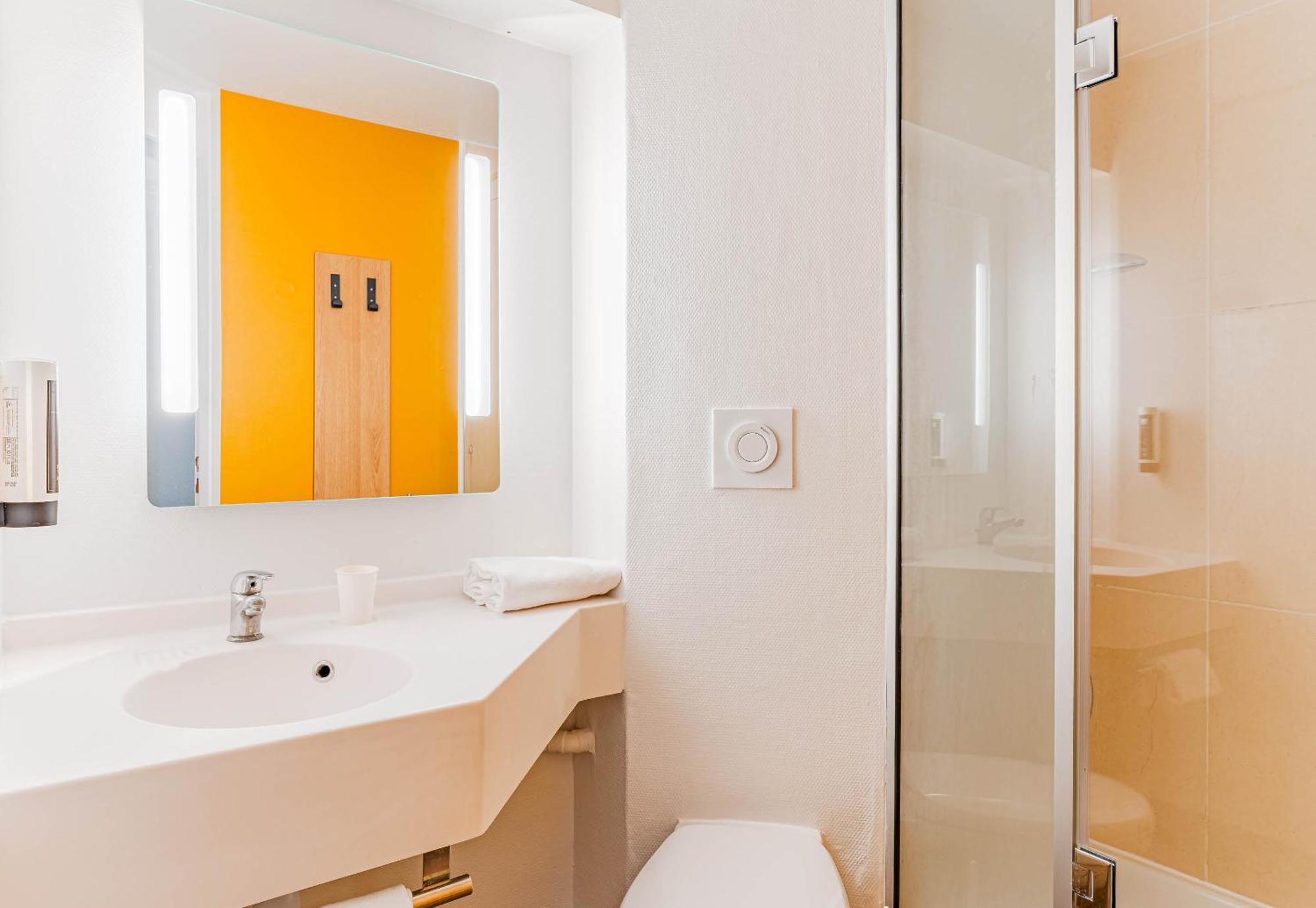 B&B Hotel Poitiers 3 Futuroscope ชาสเซเนย-ดู-ปัวตู ภายนอก รูปภาพ