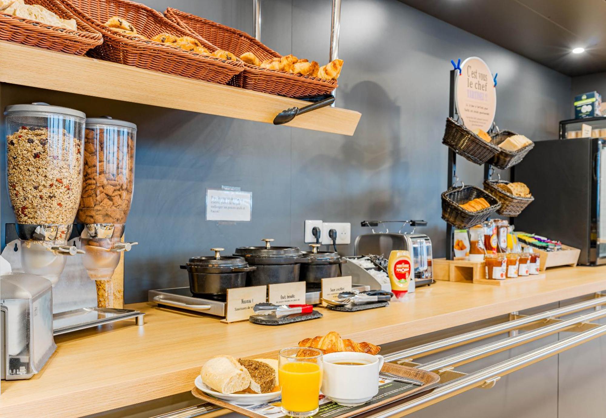 B&B Hotel Poitiers 3 Futuroscope ชาสเซเนย-ดู-ปัวตู ภายนอก รูปภาพ