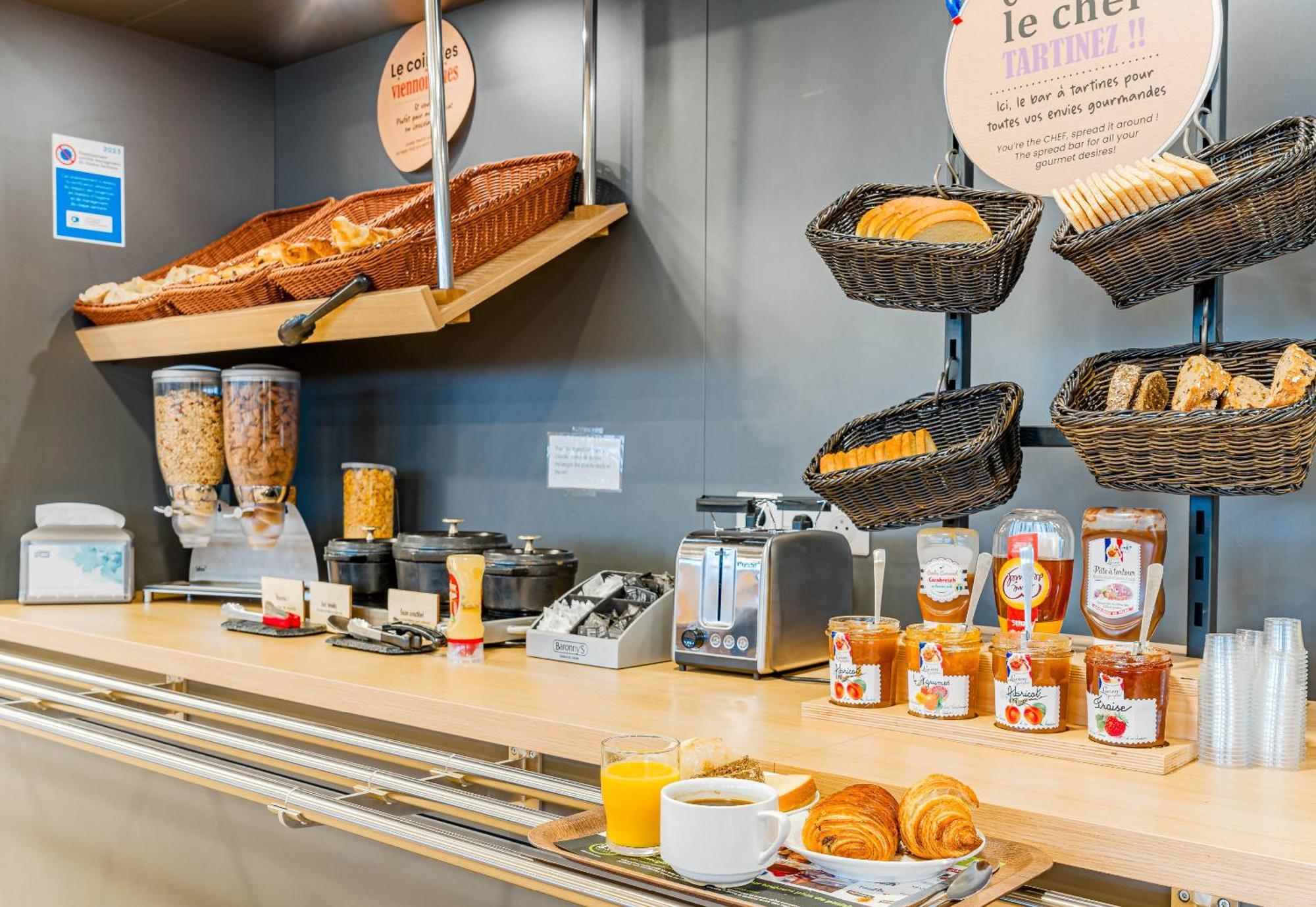 B&B Hotel Poitiers 3 Futuroscope ชาสเซเนย-ดู-ปัวตู ภายนอก รูปภาพ
