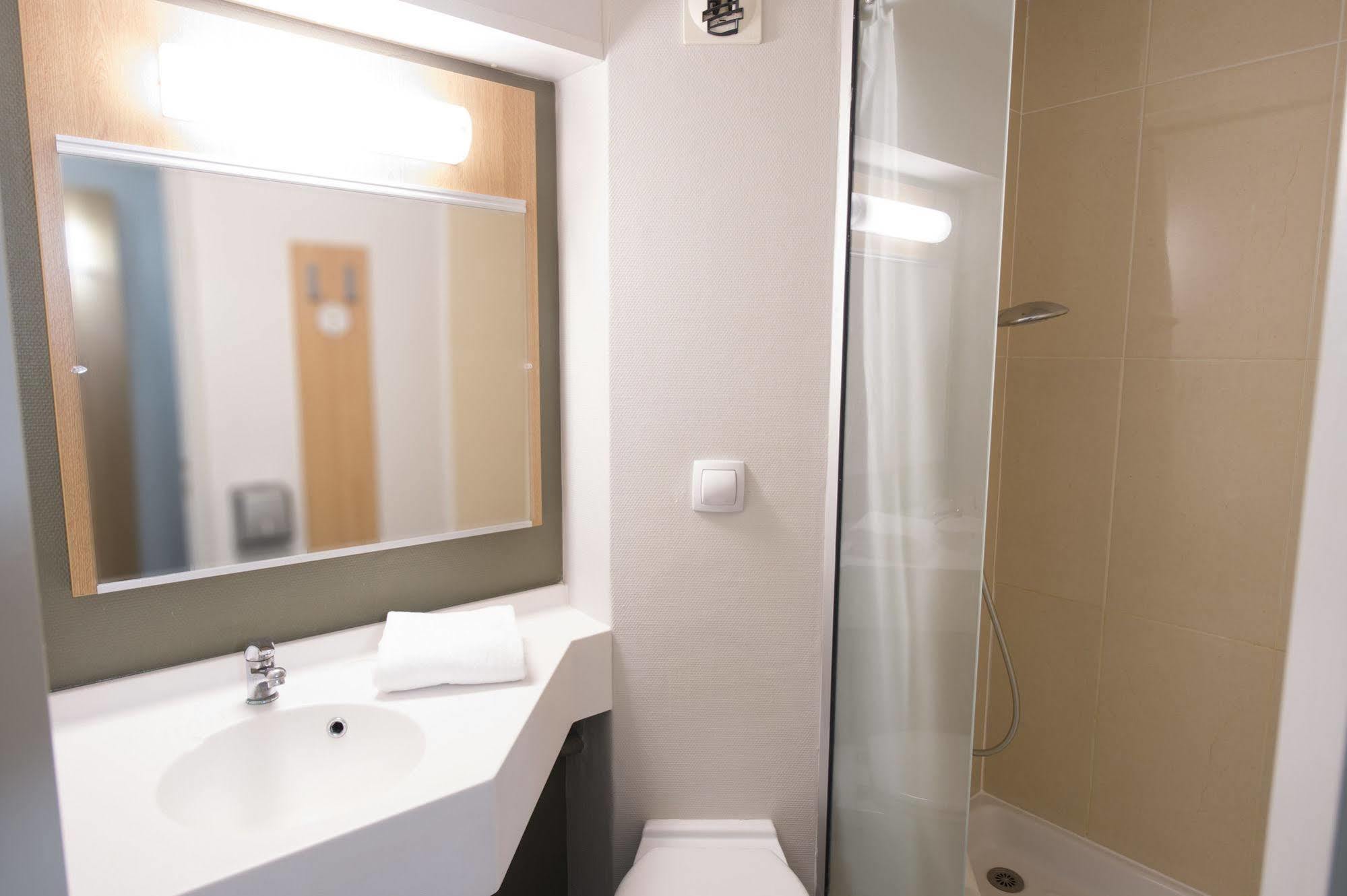 B&B Hotel Poitiers 3 Futuroscope ชาสเซเนย-ดู-ปัวตู ภายนอก รูปภาพ